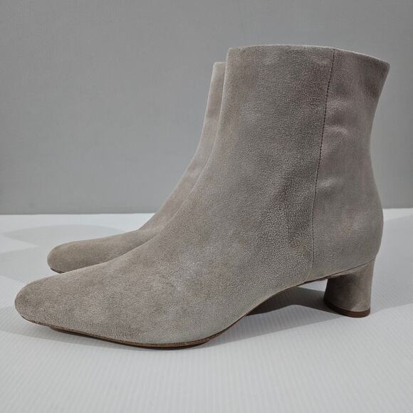Vince Hilda Ankle Bootie Heeled Light Woodsmoke Grey Suede Size 11 - Picture 1 of 14